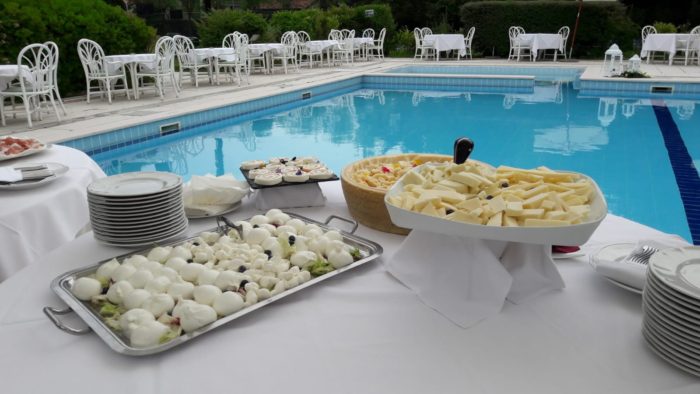 buffet a bordo piscina