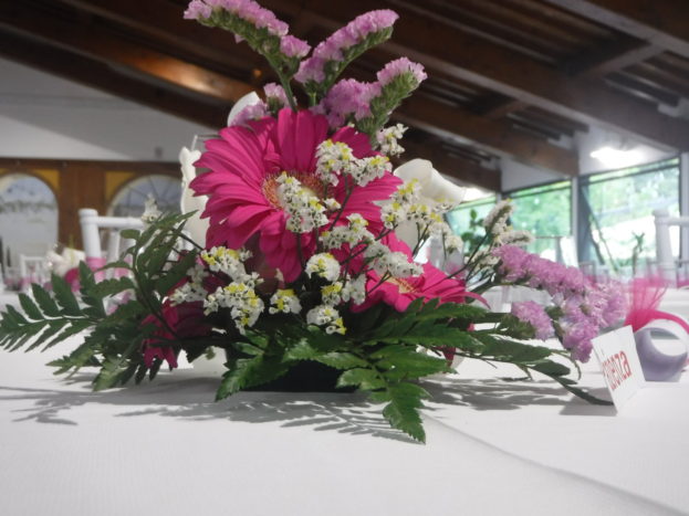fiori ai tavoli