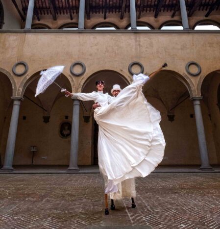 Accoglienza su trampoli